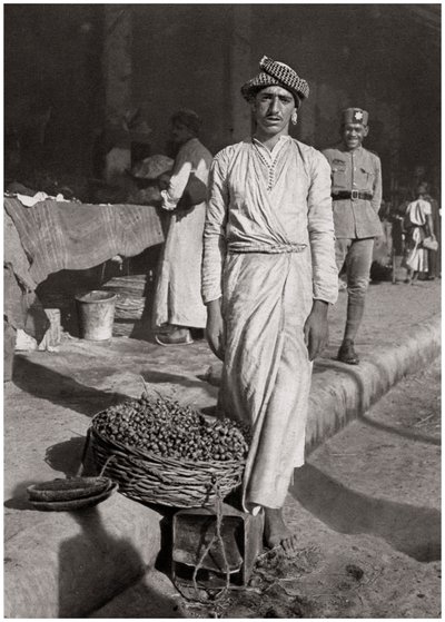 En liten handel som gir liten gevinst, Irak, 1925. av A. Kerim