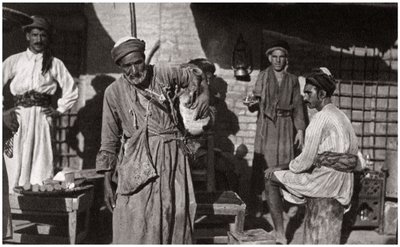 Den gratis distribusjonen av kaldt drikkevann, Irak, 1925 av A. Kerim