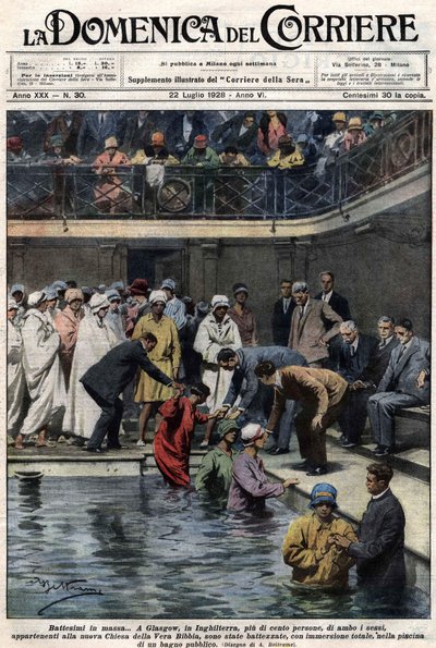 Massedåp: I Glasgow, Skottland, ble mer enn hundre mennesker, medlemmer av den nye True Bible Church, døpt i det kommunale bassenget. Illustrasjon av Beltrame. La Domenica del Corriere. 22.07.1928. av Achille Beltrame