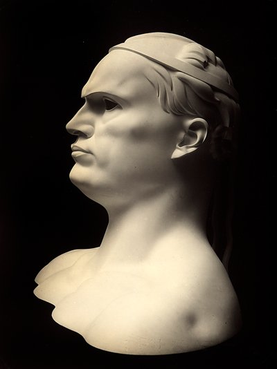 Byste som viser portrettet av Benito Mussolini, verk av Adolfo Wildt (s/hv-foto) av Adolfo Wildt