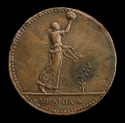 Urania går til høyre, holder en globe og lyre [revers], 1488 eller senere. av Adriano Fiorentino