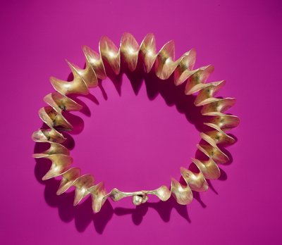 Ribbon Torc, nær Belfast, County Antrim, sen bronsealder av Age Bronze