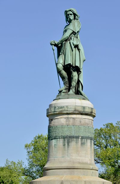 Kolossal statue av Vercingetorix (72-46 f.Kr.), gallisk leder - Skulptur av Millet Aime (1819-1891) 6,60 m høy erige i 1865 på den vestlige delen av Mont Auxois (base 7 m høy av Viollet Le Duc) Alise Sainte Reine 1865 av Aime Millet