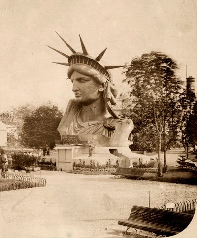 Hodet Frihetsgudinnen utstilt i Paris 1883 av Albert Fernique