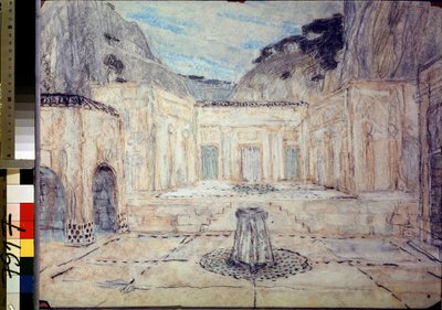 Scenografi for tragedien Antigone etter Sofokles (496 f.Kr.-406 f.Kr.) (Scenedesign for tragedien Antigone etter Sofokles). Et offentlig torg omgitt av antikke bygninger, i et fjellandskap. Alexanders arbeid av Aleksandr Jakovlevic Golovin
