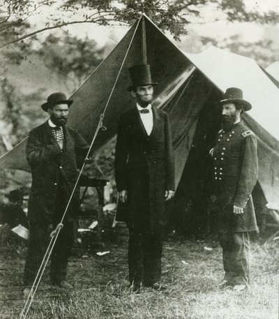 Abraham Lincoln med Allan Pinkerton og generalmajor John A. McClernand, 1862 av Alexander Gardner