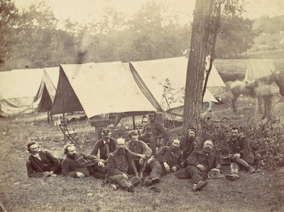 Gruppe ved hovedkvarteret til Army of the Potomac, Antietam, oktober 1862, 1862. av Alexander Gardner