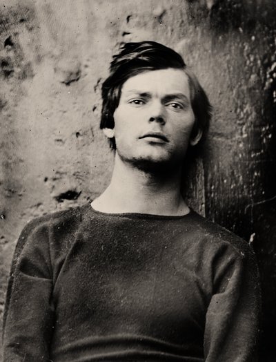 Lewis Powell i håndleddsjern ombord på USS Saugus, 1865 av Alexander Gardner