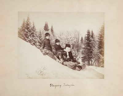 Tre akekjørere på en snødekt bakke av Alexander Henderson
