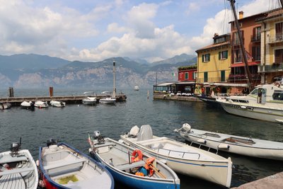 havnen i Malcesine av Alexandra Joseph