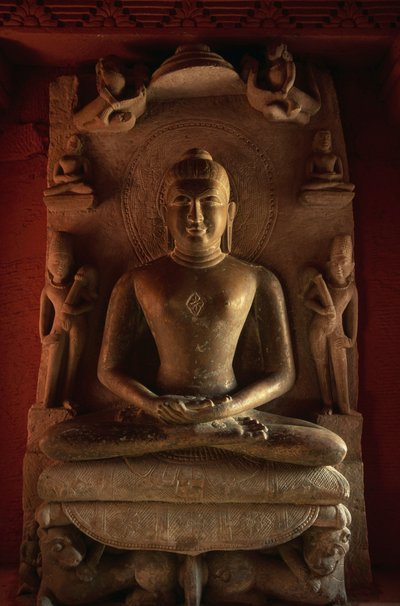 Tirthankara-statue, Jain-tempel nr. 24, Deogarh, Uttar Pradesh, India, 8.-17. århundre. av Nicolas Toussaint Charlet