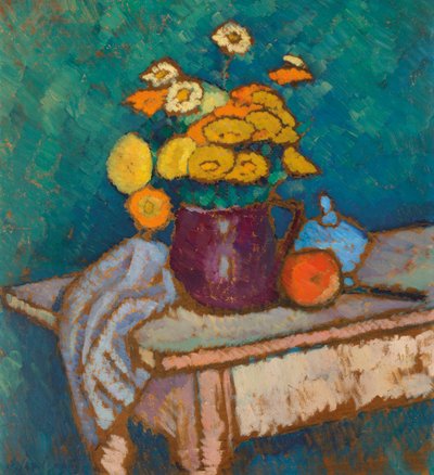 Stilleben med klede, blomster i kanne og eple, 1909-1910. av Alexei Javlensky von