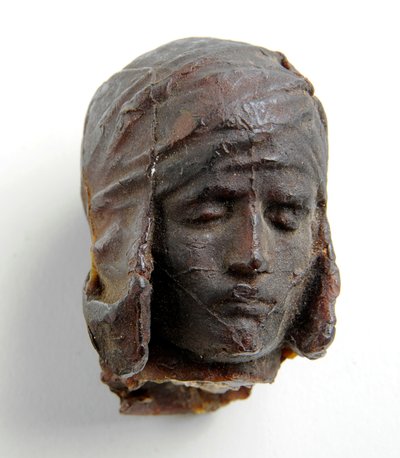 Maquette for hodet til Icarus, ca. 1884 (gips og voks) av Alfred Gilbert