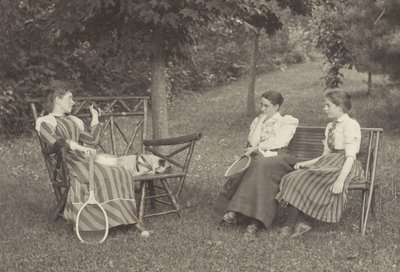 Emmy Obermeyer, Agnes Stieglitz og Flora Small i Oaklawn av Alfred Stieglitz