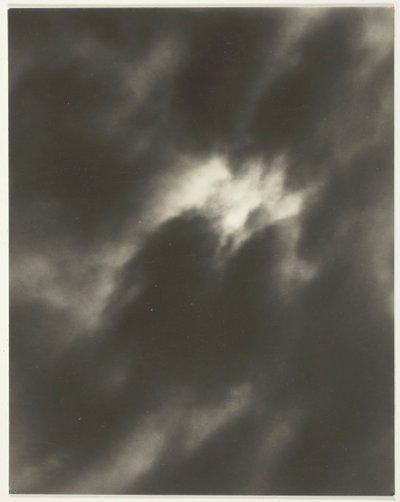 Tilsvarende, 1926. av Alfred Stieglitz