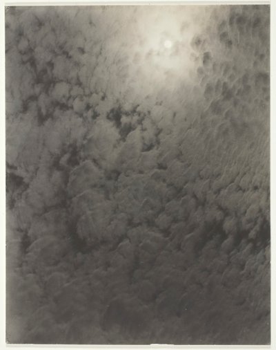 Tilsvarende, 1926. av Alfred Stieglitz