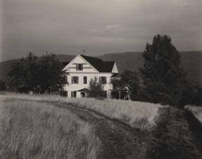 Hus og trær, Lake George av Alfred Stieglitz