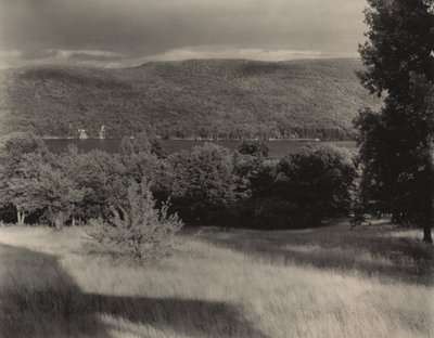 Lake George sett fra åsen av Alfred Stieglitz