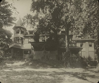 Oaklawn House, (East Side) av Alfred Stieglitz