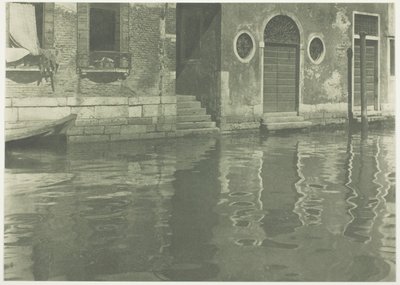 Refleksjoner—Venezia av Alfred Stieglitz