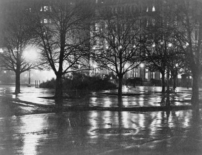 Refleksjoner, natt, New York, ca. 1898 (fotogravyr) av Alfred Stieglitz