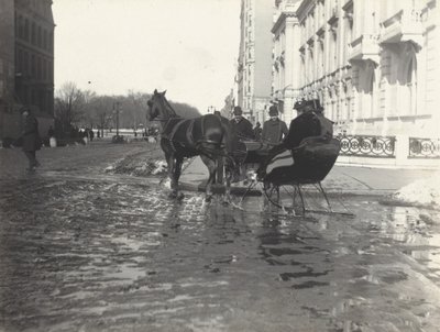 Søndag, Fifth Avenue og 57th Street, New York av Alfred Stieglitz