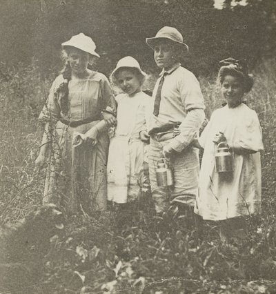 Uten tittel (Flora, Elizabeth, Howard & Kitty i Lake George-feltet) av Alfred Stieglitz