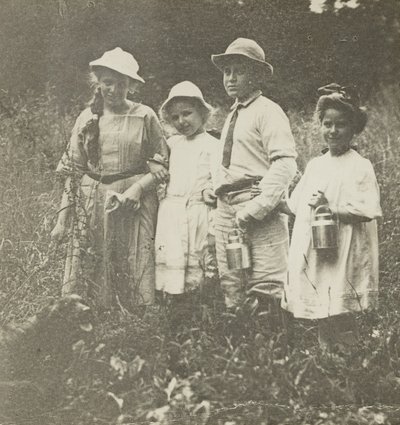 Uten tittel Flora, Elizabeth, Howard & Kitty i Lake George-feltet, 190305. av Alfred Stieglitz