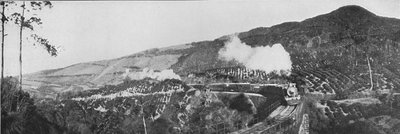 En scene på Up-Country Railway. Passerer en tegård på Nanu Oya, c1890, 1910 av Alfred William Amandus Plate