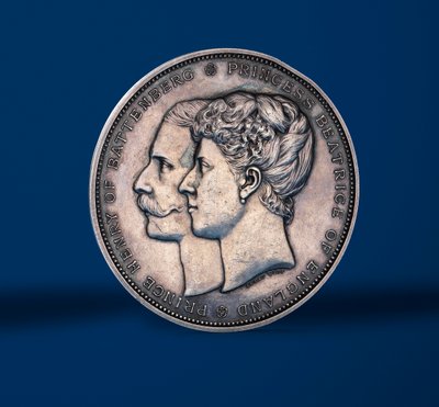 Medalje til minne om ekteskapet til prinsesse Beatrice og prins Henry av Battenberg, 1885 (sølv) (forsiden av 419675) av Alfred and Wyon, Joseph Shephard Wyon