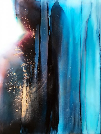 Deep Blue Gold Flow av Alyson Storms