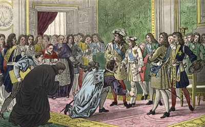 Ludvig XIV (1638-1715), omgitt av sin familie og hoffets viktigste skikkelser, presenterer sitt barnebarn Filip V for Spanias utsendinger som deres nye konge i 1700. - Designet og gravert av Ambroise Tardieu i 1825. av Ambroise Tardieu