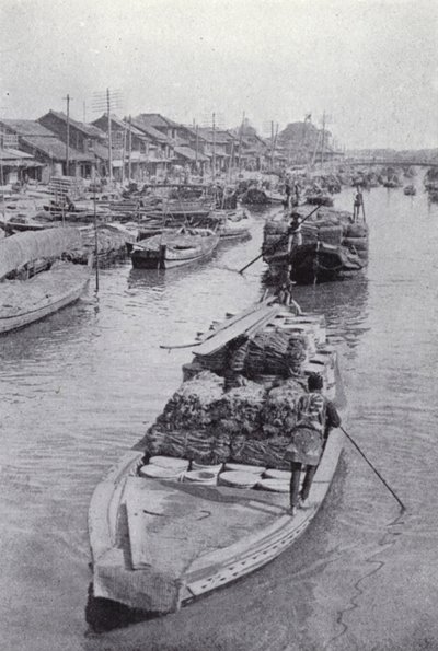 En kanal nær sentrum av Tokio (s/hv-bilde) av American Photographer (after)