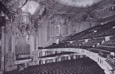 Chicago: Interiør, Oriental Theatre (s/hvitt-bilde) av American Photographer (after)