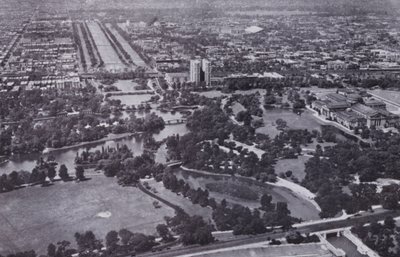 Chicago: Jackson Park and the Midway from the Air (s/hvitt bilde) av American Photographer (after)
