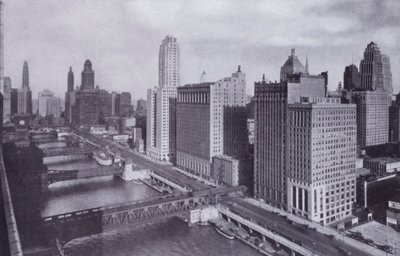 Chicago: Wacker Drive og Chicago River Bridges (s/hv-bilde) av American Photographer (after)
