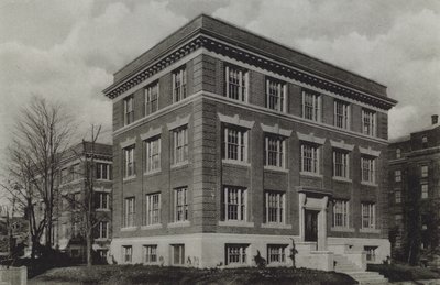 Harvard University: Wolcott Gibbs Memorial Laboratory, T Jefferson Coolidge Chemical Laboratory (s/hv-bilde) av American Photographer (after)