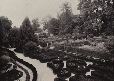 Mount Vernon: Flower Garden (s/hvitt bilde) av American Photographer (after)