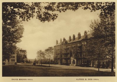 Princeton University: David Brown Hall; Alfred B Dod Hall (s/hvitt bilde) av American Photographer (after)