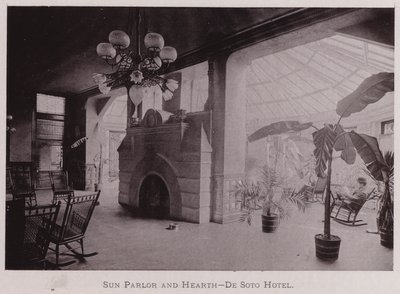 Sun Parlour and Hearth, De Soto Hotel (s/hvitt-bilde) av American Photographer (after)