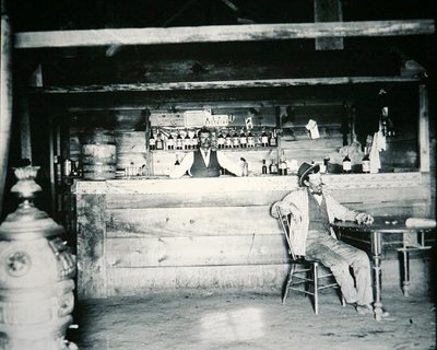 En salong i Albany County, Wyoming, ca. 1890 (s/hvitt-bilde) av American Photographer