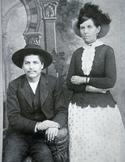 Belle Starr med sin venn "Blue Duck" (s/hvitt-bilde) av American Photographer