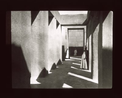 Gizeh - Granitttempel nær Khephren-pyramiden (lanternesklie) av American Photographer