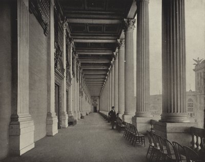Grand Loggia of Machinery Hall av American Photographer