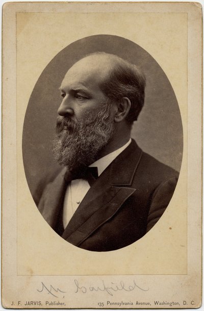 James Abram Garfield (1831–81), 20. president i USA, foto av J F Jarvis, Washington DC (albumfoto) av American Photographer