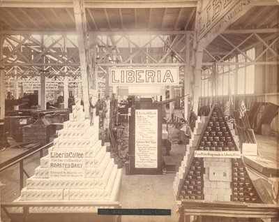 Liberia såpe- og kaffeutstilling, Agricultural Hall, Philadelphia Centennial Exhibition, 1876 (albumintrykk) av American Photographer