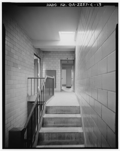 Techwood Homes, Building No. 1, 575-579 Techwood Drive, Atlanta, Fulton County, GA (s/hvitt-bilde) av American Photographer