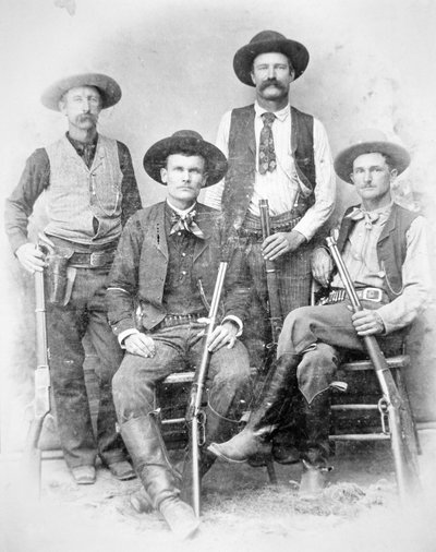 Texas Rangers bevæpnet med revolvere og Winchester-rifler av American Photographer
