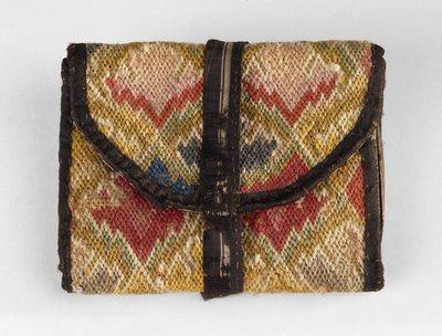 Lommebok, ca. 1750-1800 (ull, lin, silke og buckram) av American School