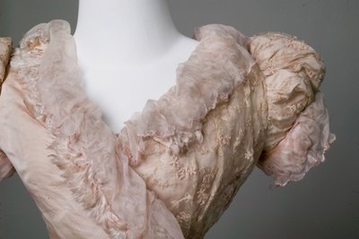 Trousseau kjole av American School